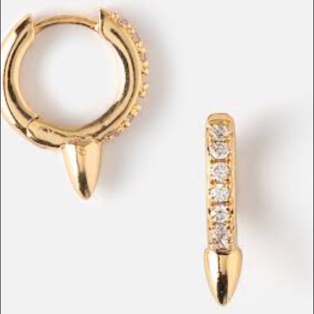 NWT - One slope huggies - gold pleated on brass